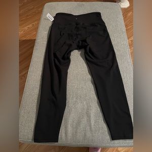 Woman’s Old Navy Power Press High Rise Go Dry Leggings